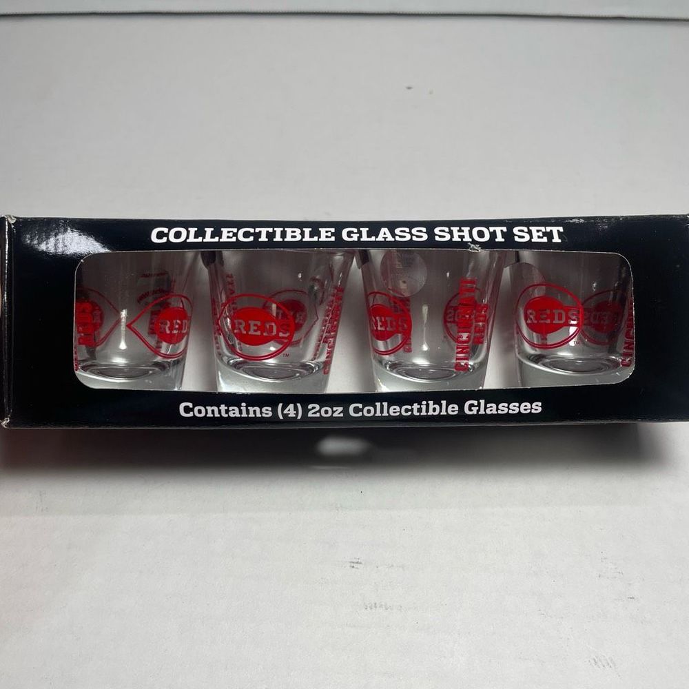 Set of 4 Game Day 2 oz Shot Glasses Cincinnati Reds NIB with error